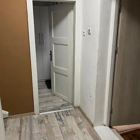 Izdavanje Sobe/stana Apartamento