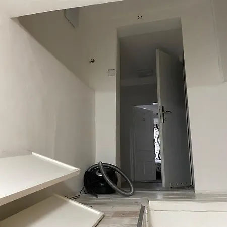 Izdavanje Sobe/stana Apartamento Sarajevo