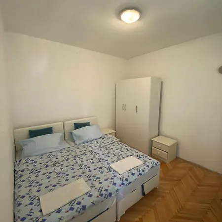 Izdavanje Sobe/stana Apartamento